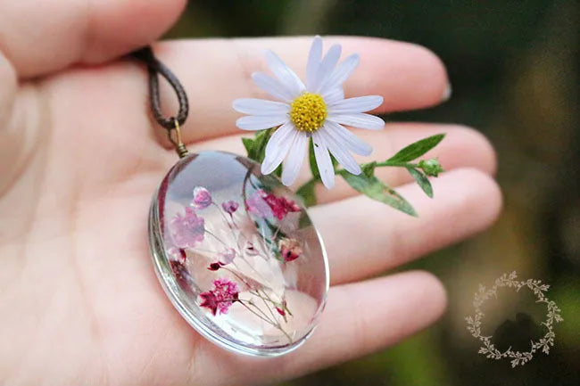 Handmade Dried Flower Necklace Red Blue Pink Flowers Pendant Leather Chain Necklaces For Women Bohemian Jewelry