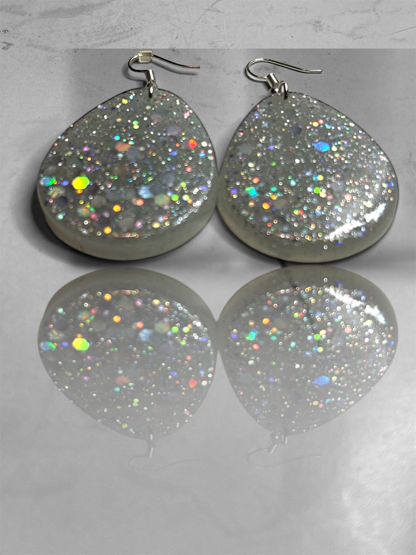Earrings resin