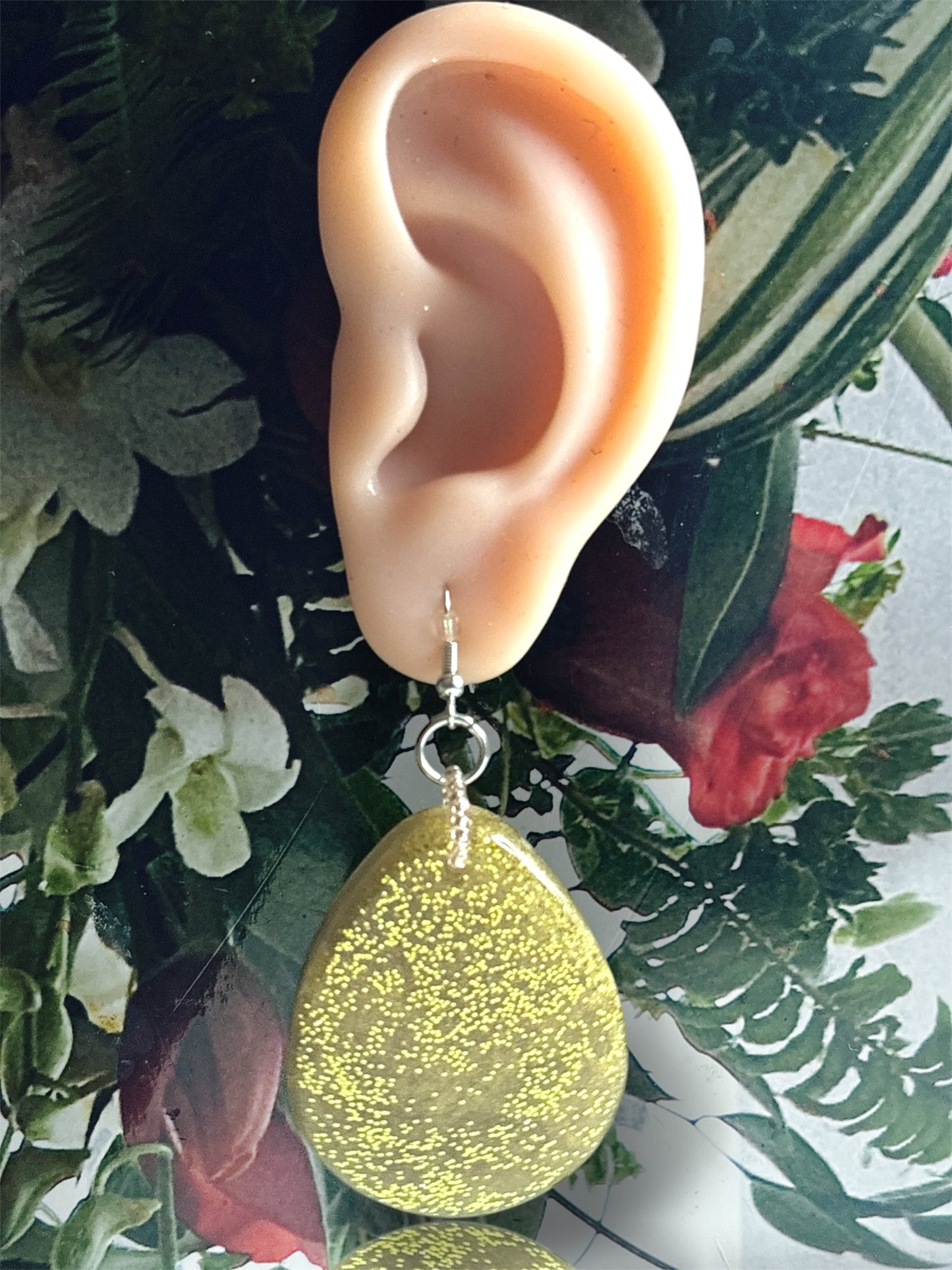 Earrings resin
