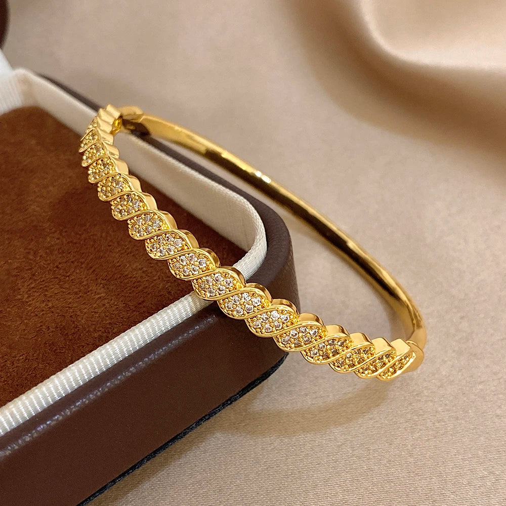 Freetry Vintage Rhinestone Gold Plated Spring Bangle Bracelet for Women Stylish Simple Geometric Cuff Bracelet Lady Jewelry Gift