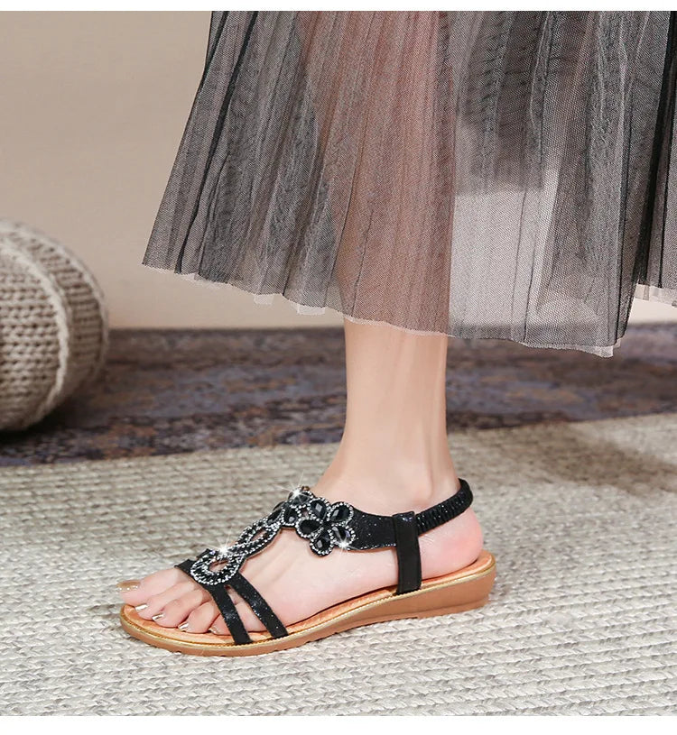 Women Flat Shoes Summer Luxury Designer Rhinestone Sandals Diamond Elegant Glitter Beach Sandals Black Silver Gold Sandals