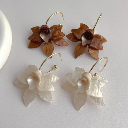 2025 New Trendy White Brown Resin Flower Hoop Earrings for Women Fashion Gardenia Earings Statement Jewelry Party Wedding Gifts
