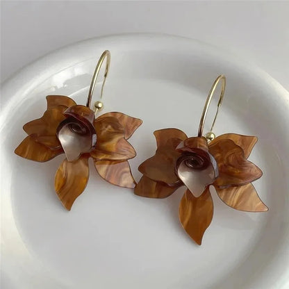 2025 New Trendy White Brown Resin Flower Hoop Earrings for Women Fashion Gardenia Earings Statement Jewelry Party Wedding Gifts