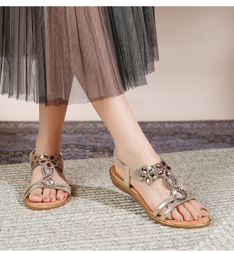 Women Flat Shoes Summer Luxury Designer Rhinestone Sandals Diamond Elegant Glitter Beach Sandals Black Silver Gold Sandals