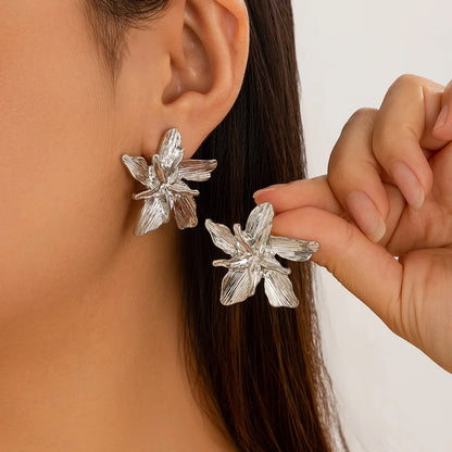 2025 New Trendy White Brown Resin Flower Hoop Earrings for Women Fashion Gardenia Earings Statement Jewelry Party Wedding Gifts