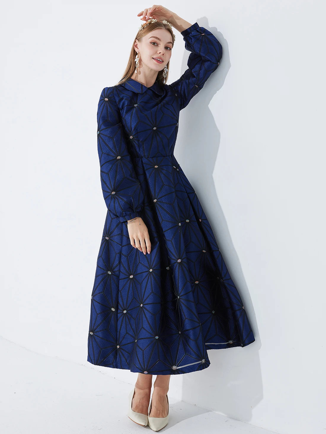 Navy Geometric Jacquard Dress with Puff Sleeves Fitted Waist and Flared Hem — Light Luxury Banquet or Wedding Gown