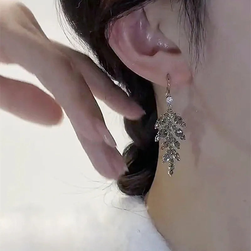 New Vintage Statement Gray Crystal Leaf Earrings for Women Fashion Unique Accessories Party Jewelry Birthday Anniversary Gifts