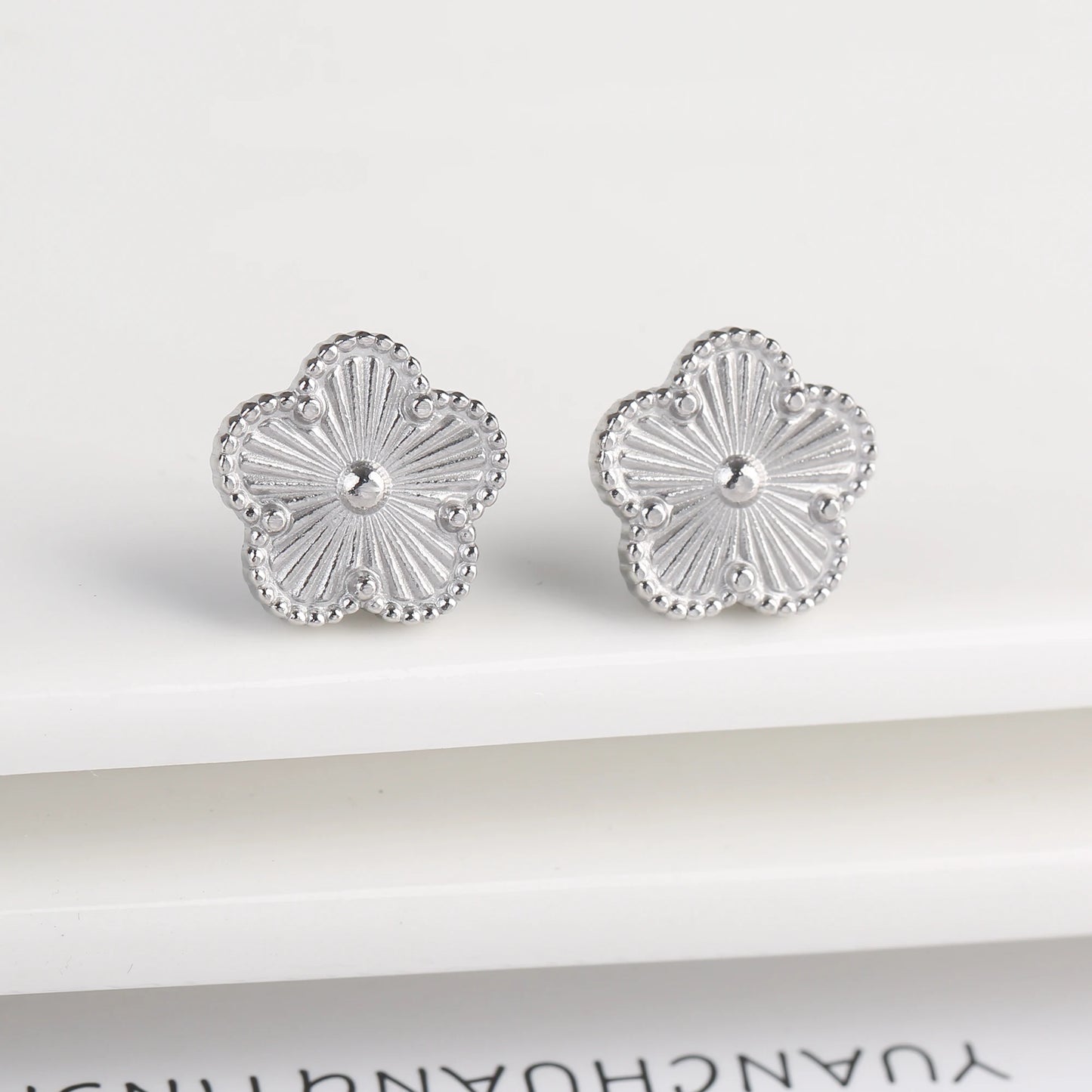 Hot Sale Stainless Steel Laser Five Leaf Flower Petal Adjustable Clover Bracelet Classic for Woman Girl Brand Jewelry Party Gift