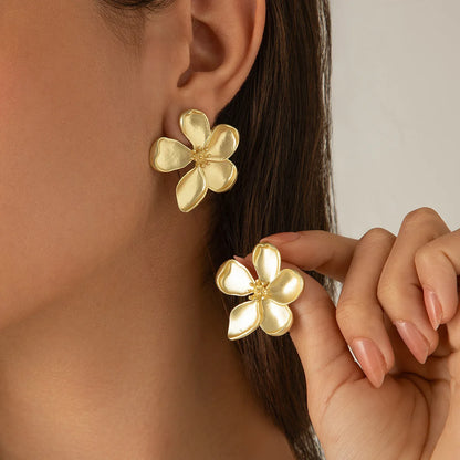 2025 New Trendy White Brown Resin Flower Hoop Earrings for Women Fashion Gardenia Earings Statement Jewelry Party Wedding Gifts