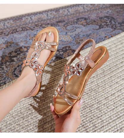 Women Flat Shoes Summer Luxury Designer Rhinestone Sandals Diamond Elegant Glitter Beach Sandals Black Silver Gold Sandals