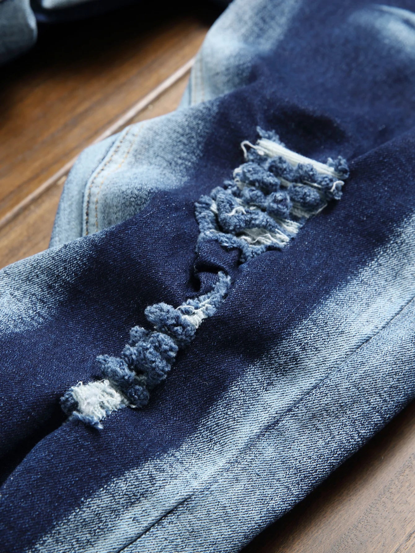 Stylish Mid Stretch Slim Fit Jeans - Men's Mid Waist Distressed And Ripped Denim Jeans With Tassels For All Seasons Street Wear