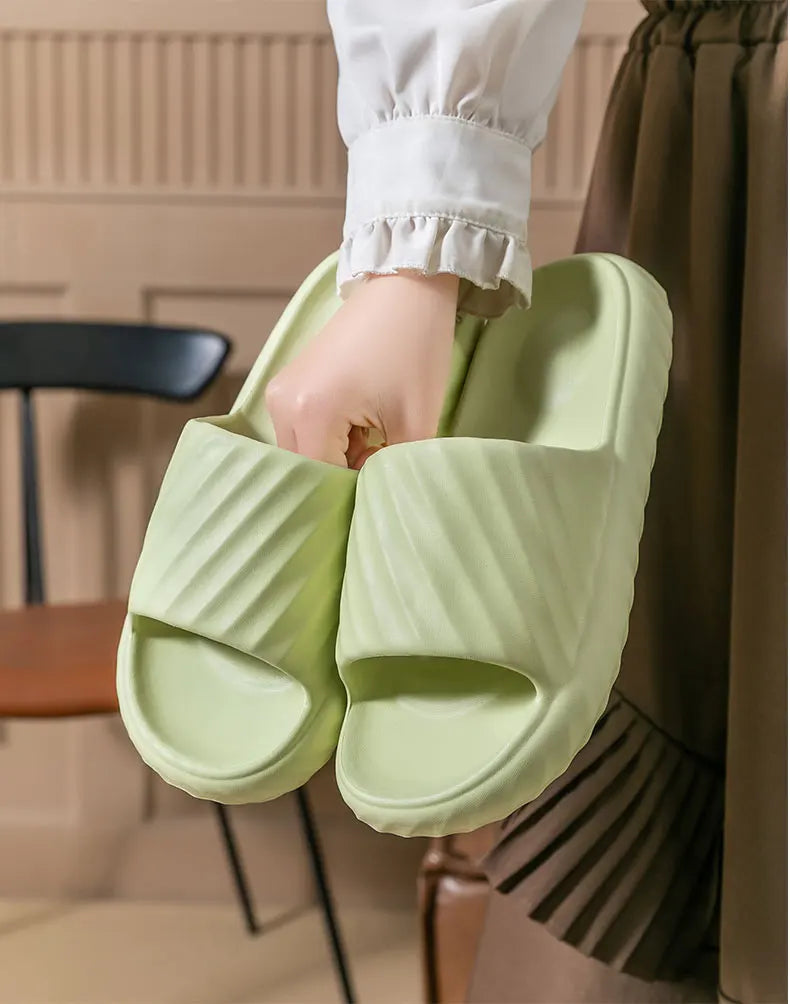 Platform Thick Bathroom Home Men Slippers Cloud Slippers Soft Sole Eva Outdoor Sandals Non-Slip Flip Flop Women Slippers